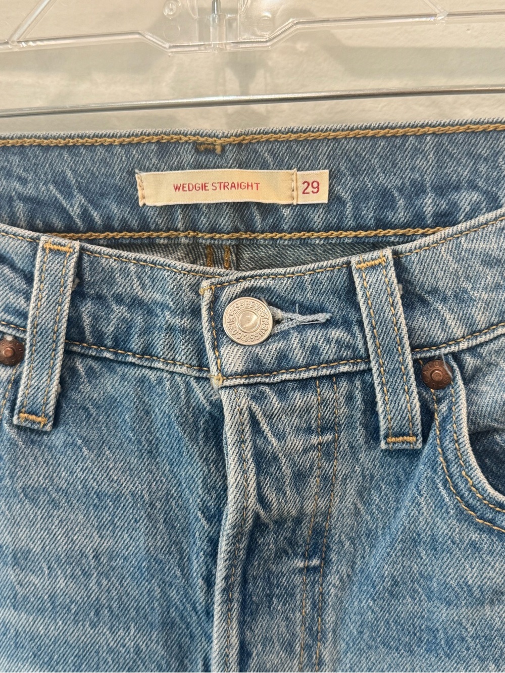 Levi’s Wedgie Straight